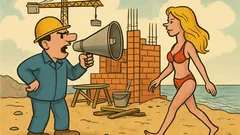 Vic: Človek zavpije v megafon k bjondi